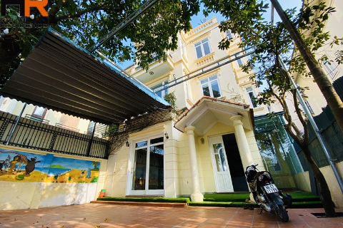 Gorgeous 4-FLoor House Facing West Lake for rent in Tay Ho 