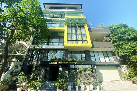 Modern 5 bedroom house for rent in Tay Ho with elevator and amazing view