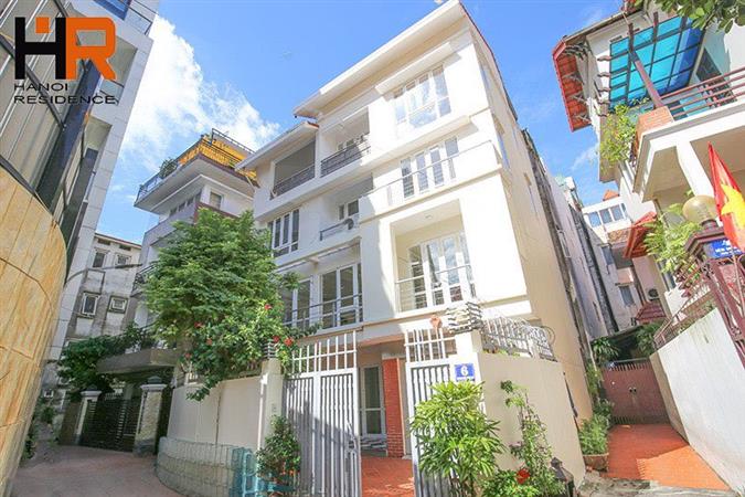 Spectacular 4-bedroom house to lease with parking space and yard in Tay Ho 