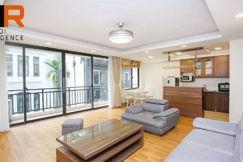 Tay Ho apartment 02 beds for rent on To Ngoc Van street
