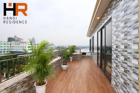 Top-floor - Lake view apartment 01 bed with big balconies near Hanoi club