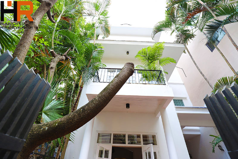 Renovated 3 bedroom house for rent in Tu Hoa - Tay Ho with yard