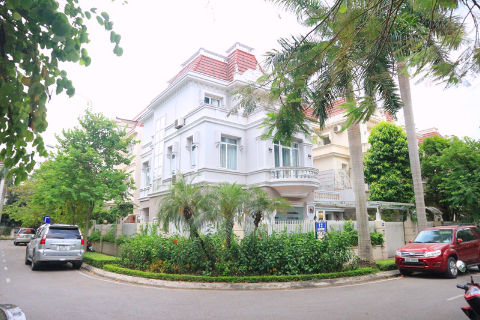 Beautiful Garden villa in  block T Ciputra with lots of light, 4 bedrooms