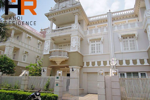 Big size villa for rent in Ciputra, 5 bedrooms, walking to Unis school