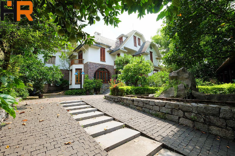 Peaceful riverside 5-bedroom Farmhouse for rent on An Duong Vuong street