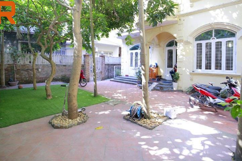 Lovely 4-Bedroom House with Courtyard for rent in Tay Ho