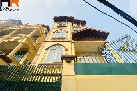 Modern 4-bedroom House for rent in Au Co street, Tay Ho 