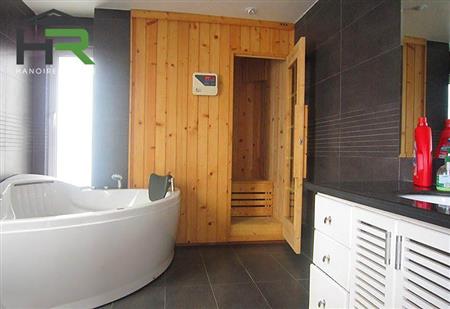 4th bathroom