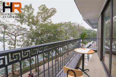 Front Lake view 02 beds apartment for rent on Nhat Chieu, Tay Ho dist