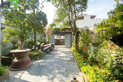 Beautiful garden 2 bedroom house for rent on Lac Long Quan, Tay Ho