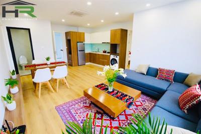 Bright and furnished 02 bedroom apartment with balcony in Ba Dinh