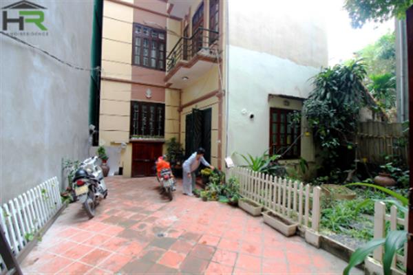 04 bedroom house in Ba Dinh with big garden and court yard