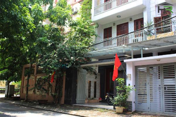 Modern house for rent near Ciputra Tay Ho with 6 bedrooms and elevator