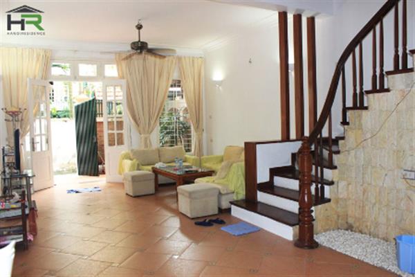 4 bed house for rent in Tay ho, with modern kitchen, fully furnished.