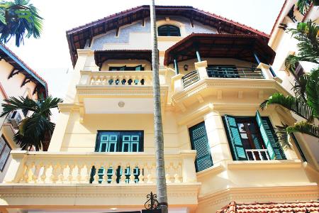 Spacious 4 bedrooms house for rent in To Ngoc Van with yard