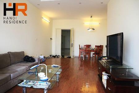 03 bedrooms apartment in Lac Long Quan, high floor, nature light