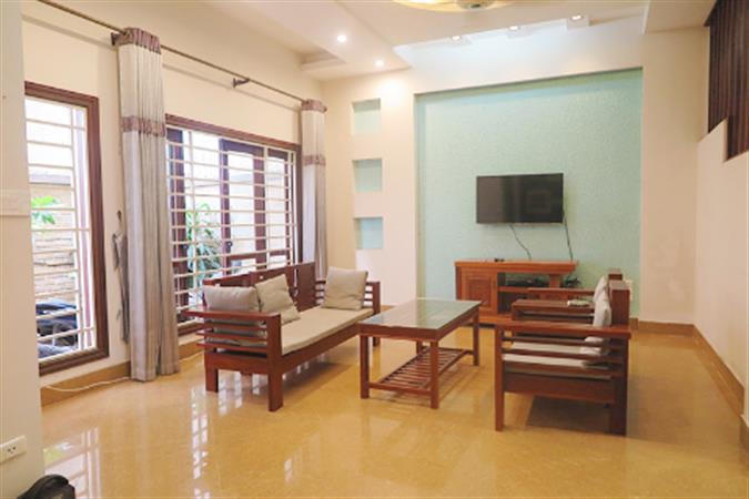 03 bedroom house with front yard on Dao Tan St, lots of natural light
