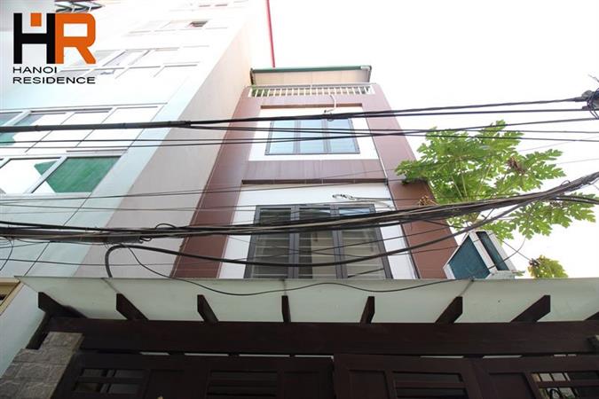 Modern 4 Bedroom House near Park and Lake for rent on Lac Long Quan street
