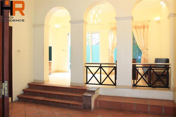 Cozy 3 bedroom house with full furniture close to the West Lake for rent 