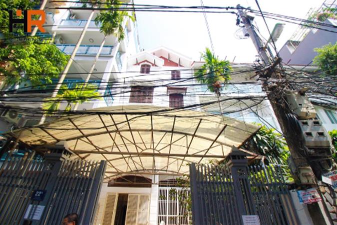 Spacious 5-bedroom House with a Large Yard for rent in Tay Ho