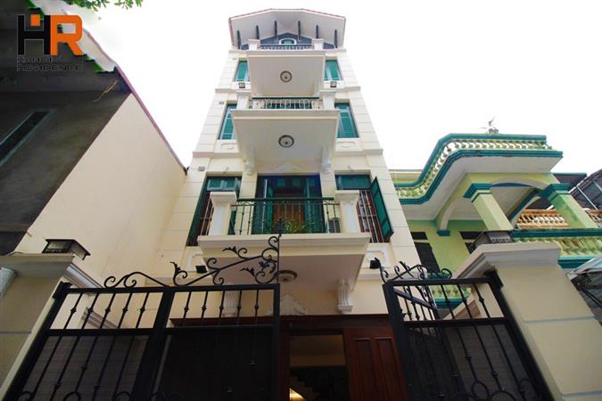 Cozy 4-bedroom house with full furniture and balcony for rent in Tay Ho 