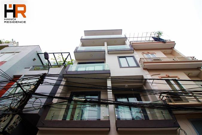 Nice designed house with 03 bedrooms for rent on Au Co street, good price 