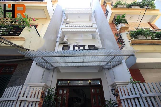 Fully furnished 4 bedroom house with parking area for rent on Dang Thai Mai street 