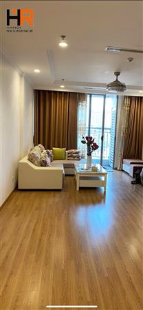 Cozy apartment with 3 bedrooms on a high floor for rent in Vinhomes Nguyen Chi Thanh