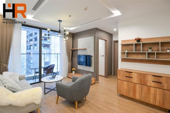 M1- Vinhomes Metropolis: 2-bedroom apartment with modern design on a middle floor for rent