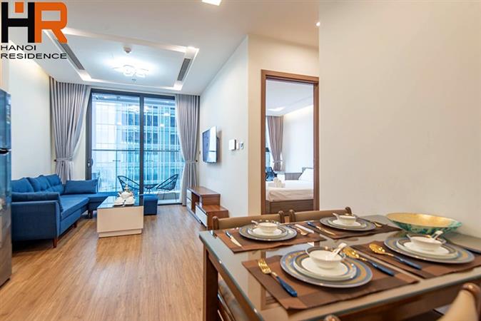 High-quality 1 bedroom apartment for rent on the middle floor of Vinhomes Metropolis
