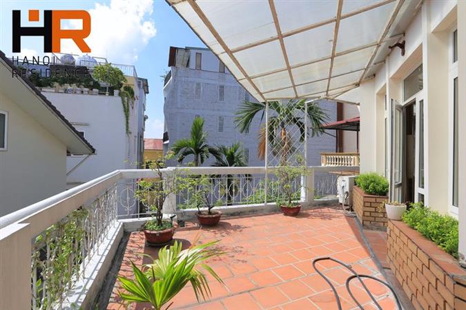 Big balcony apartment 02 beds for rent in the heart of Tay Ho dist