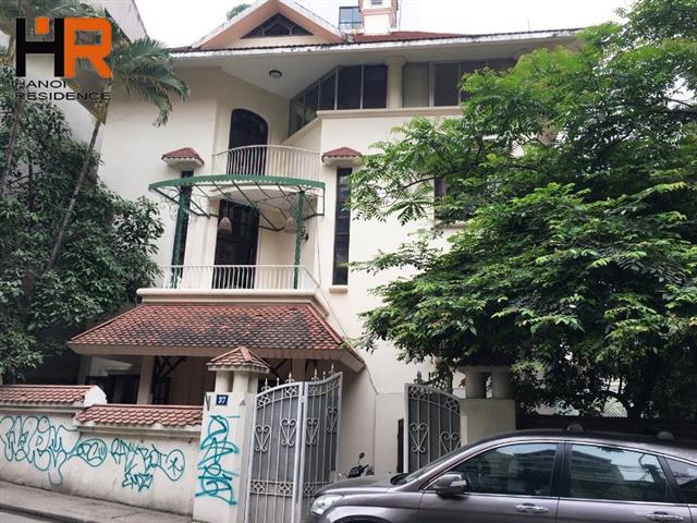 Spacious garden house for rent in Tay Ho, 4 bedrooms, fully furnished and balcony