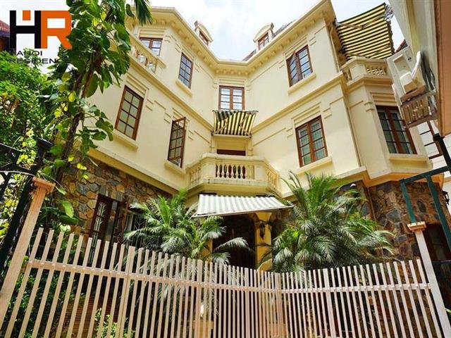 Excellent and stylish 5 bedroom villa for rent in To Ngoc Van st, Tay Ho 