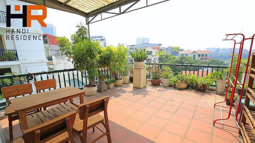 Big balcony & Lake view apartment 02 beds, fully furnished in Truc Bach