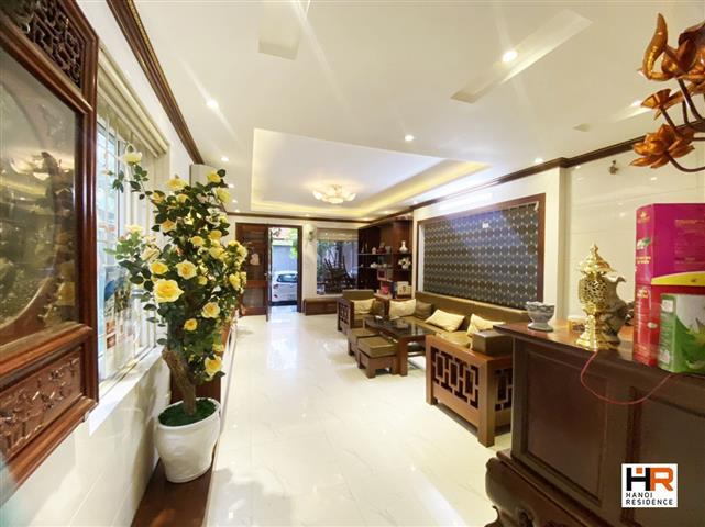 Quality house in Tayho, 4 bedrooms, walking distance to shopping mall, gym, pool