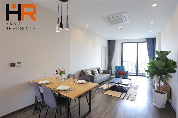 Lake view & Balcony 03 beds apartment for rent on Tu Hoa,Tay Ho dist