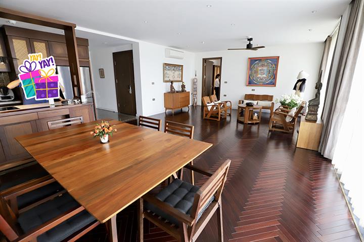 5 bedroom apartment in Hoan Kiem, full furnished & services with high quality