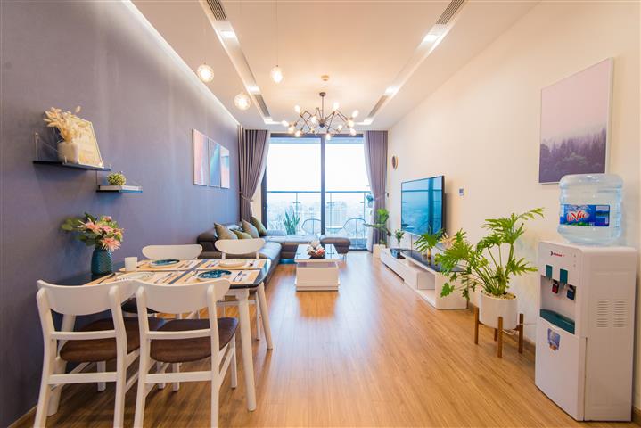 3 bedroom apartment in Vinhomes Metropolis, furnished with modern furniture