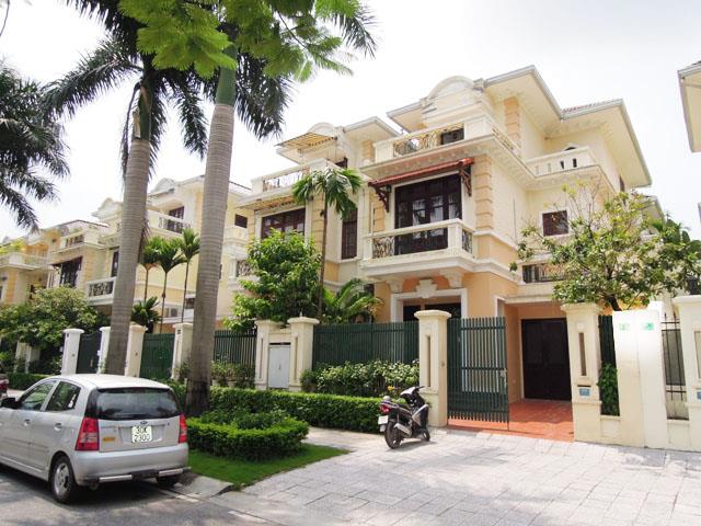 Hanoi Ciputra villa for rent, 5 bedrooms, nice furniture, near Unis, gym & pool
