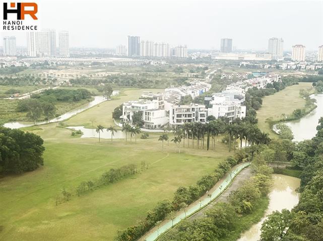 Beautiful high floor 3 bedroom apartment for rent in L3 building in Ciputra