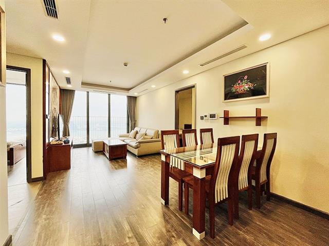High floor and lake view 3 bedroom apartment for rent in N01-T7 building in Embassy Garden