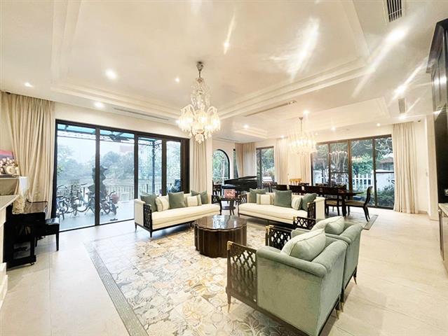 400m2 villa for rent in Vinhomes Riverside Long Bien, furnished, 5 bedrooms with elevator
