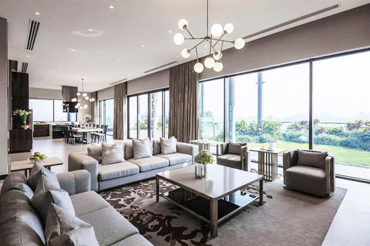 Luxury 4 bedroom penthouse apartment for rent in Fraser Residence Hanoi