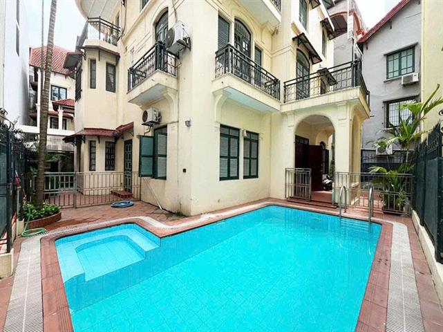Spacious 5 bedroom villa for rent in Tay Ho district with swimming pool