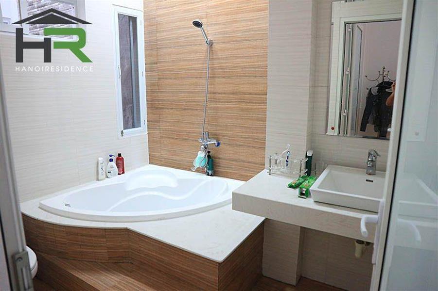 house for rent in hanoi 20 bathroom 2 result 1477638264 48468